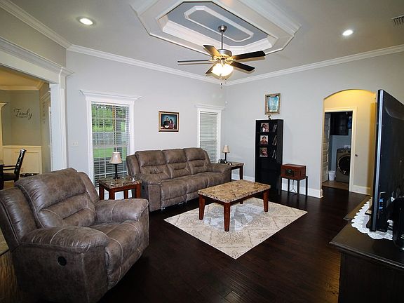 4th image of 4227 Bowen Way