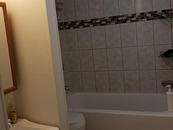 5th image of 1553 W Chicago Ave #2