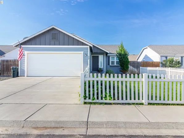 230 Dark Canyon Ave, Umatilla, OR 97882