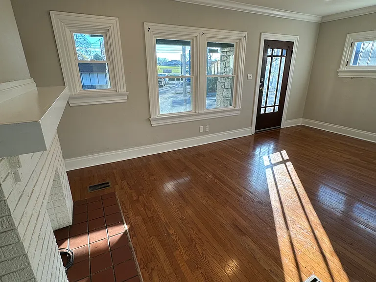 3015 Wayne Ave — Photo 4