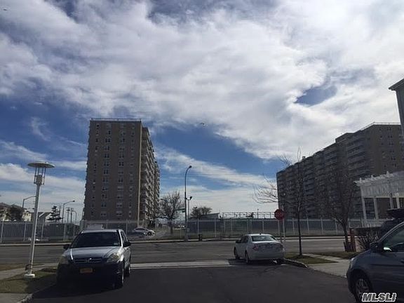 3rd image of 208 Beach Breeze Pl