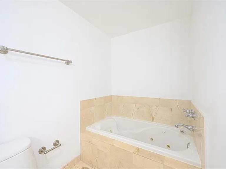 2030 S Douglas Rd #CU-807 — Photo 8