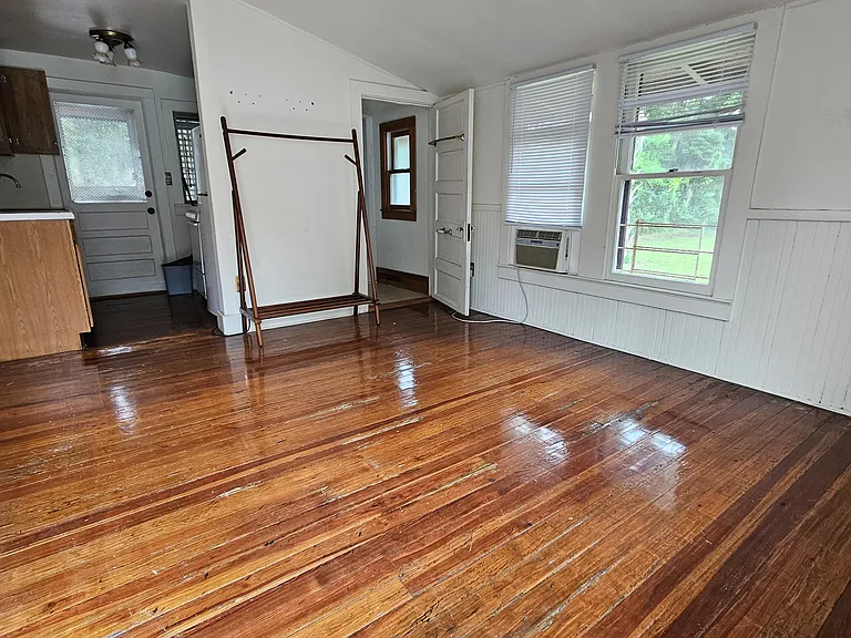 107 NW 4th Ave #B — Photo 4
