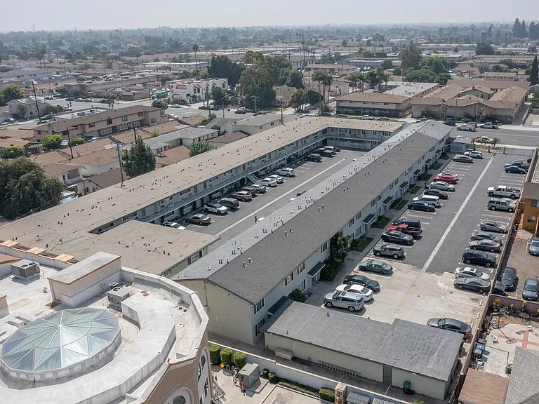 10015 Alondra Blvd — Photo 16