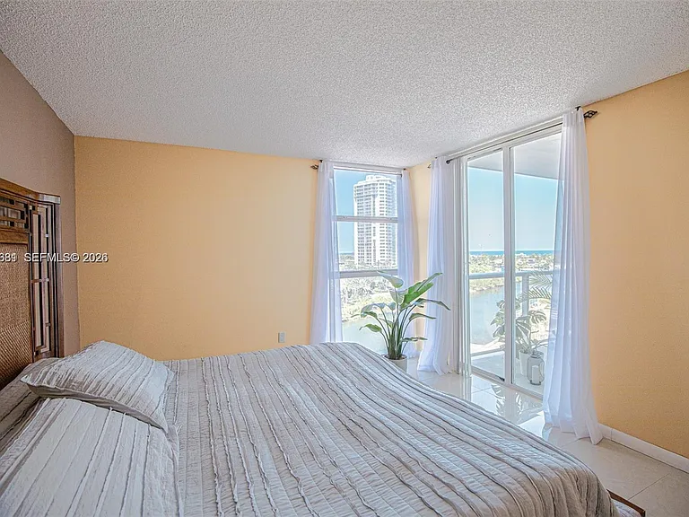 3701 N Country Club Dr #902 — Photo 9