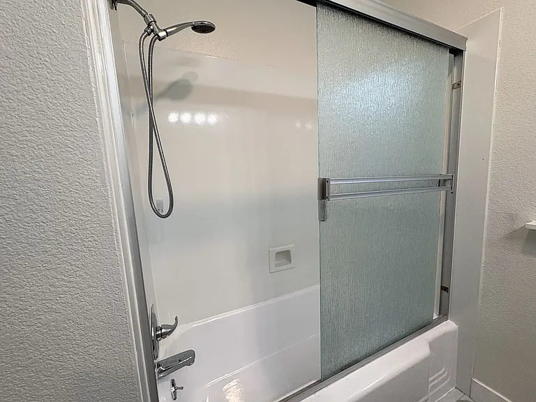 Charming 2 Bedroom, 2 Bathroom Home in Redwood City — Photo 29