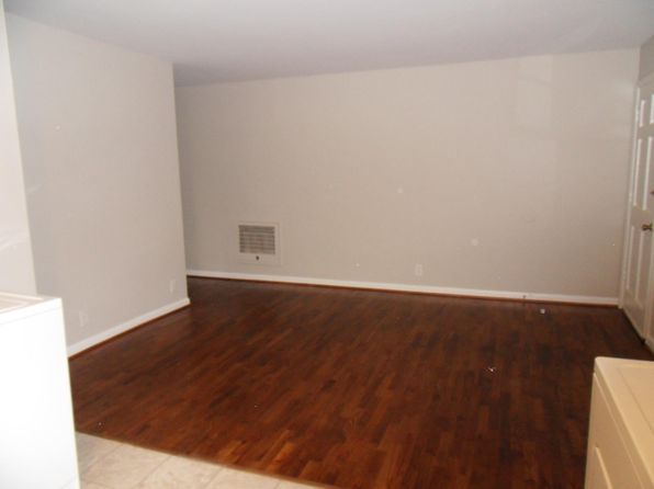 808 Fatherland St #5