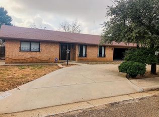 903 N 8th St, Lamesa, TX 79331