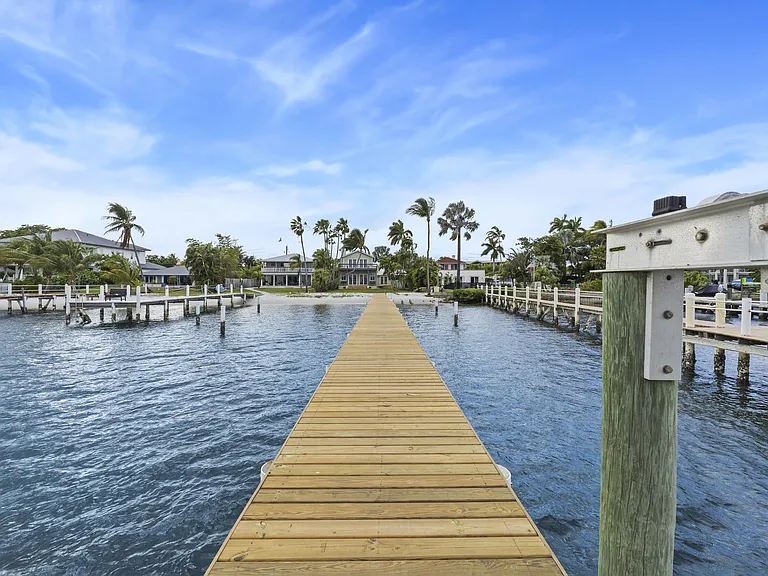 122 S Lake Dr — Photo 19