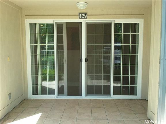 2nd image of 429 Harriet Ln