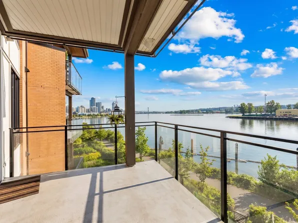 220 Salter St #313, New Westminster, BC V3M 0H4