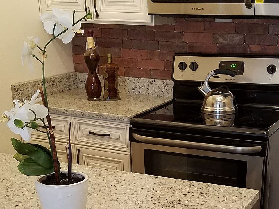 1st image of 200 Saint Andrews Blvd APT 501