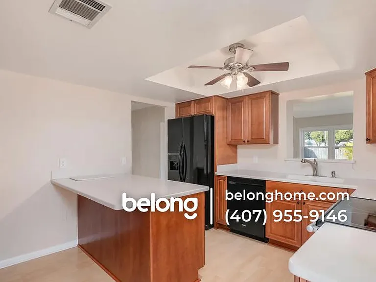 856 Westport Dr — Photo 10