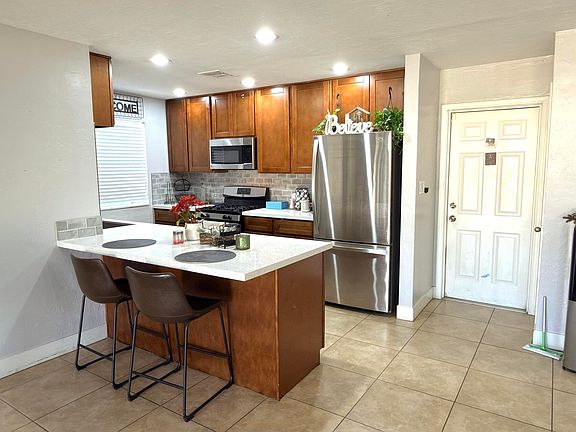 3rd image of 480 W HARRISON Street SW