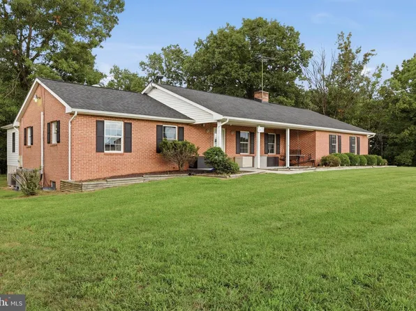 301 Compassion Dr, Martinsburg, WV 25405