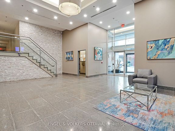 4th image of 238 Besserer St #811