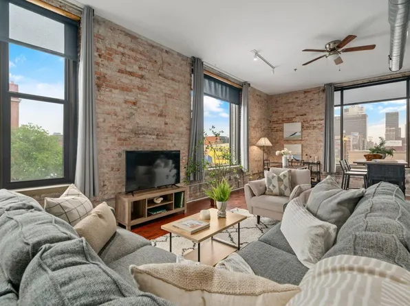 78 E Chestnut St APT 304, Columbus, OH 43215