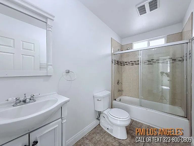 1440 E 42nd St — Photo 8