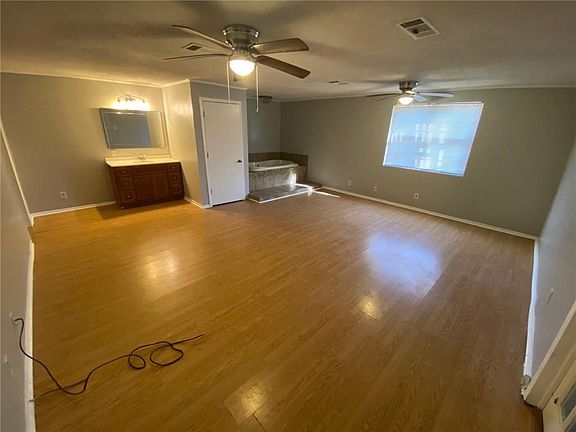 5th image of 4113 Margaret St