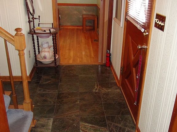 3rd image of 907 Catalina Dr