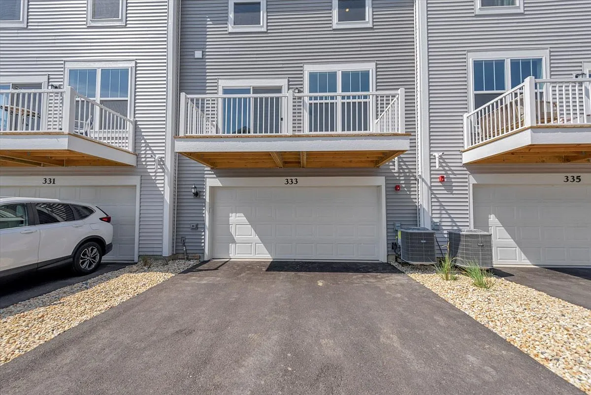 3 bed, 2.5 bath, 1764 sqft, $2,700 — Photo 3