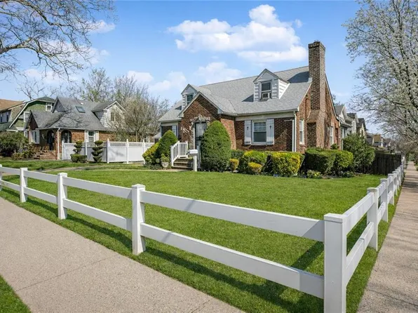 72 10th St, Staten Island, NY 10306