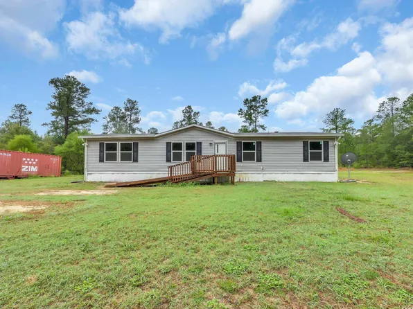 1693 Carriage Dr., Loris, SC 29569