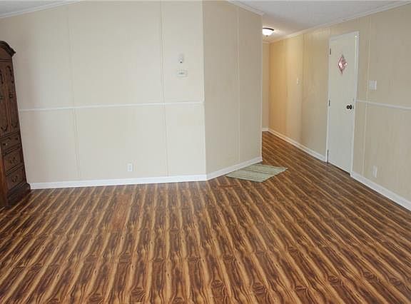 3rd image of 265 Hano Rd