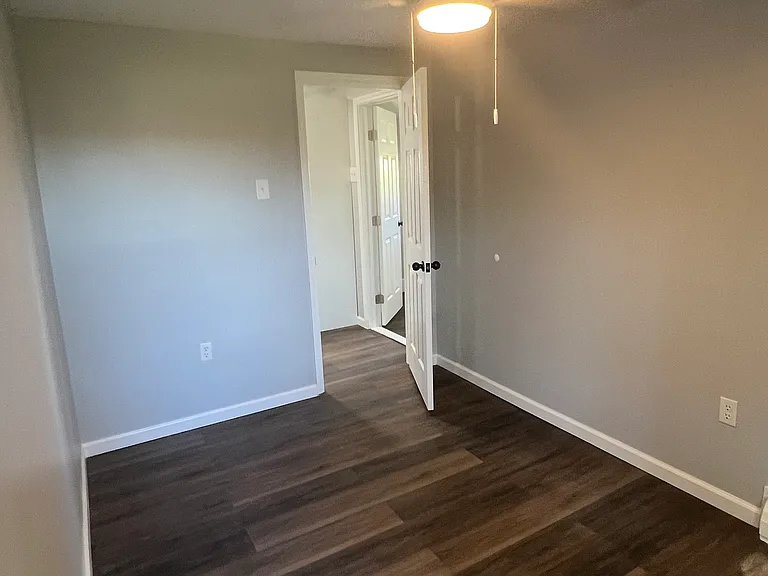 52 Hickory St — Photo 9
