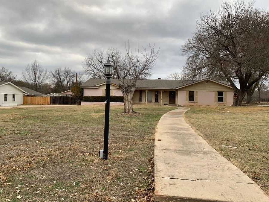 1st image of 614 Oakpark Dr