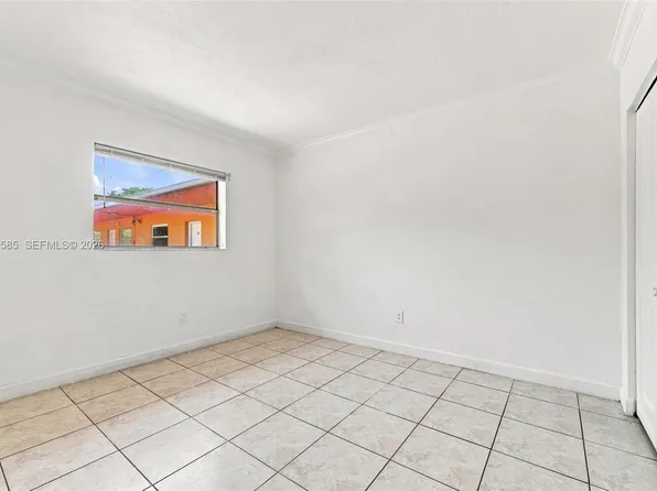 1245 W 24th St APT 223, Hialeah, FL 33010