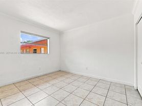 1245 W 24th St