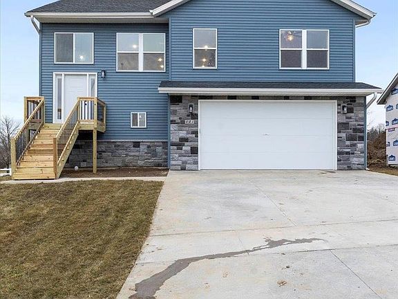 3rd image of 1419 Redwood Dr