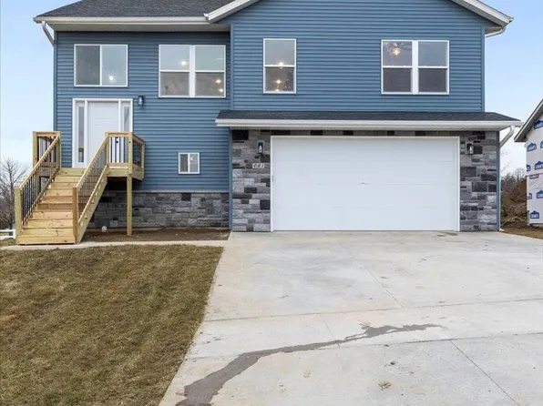 3104 Linden Ln, Muscatine, IA 52761