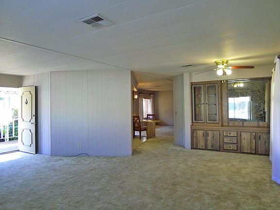 3rd image of 130 Mountain Springs Dr #130