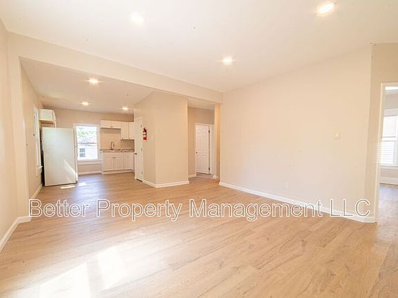 4th image of 730 E Montrose St Floor 2