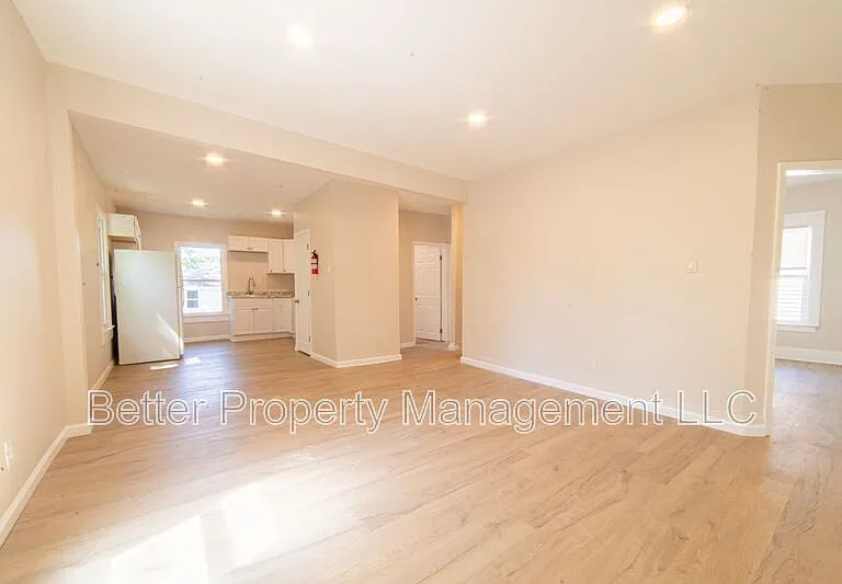 730 E Montrose St #2 — Photo 4
