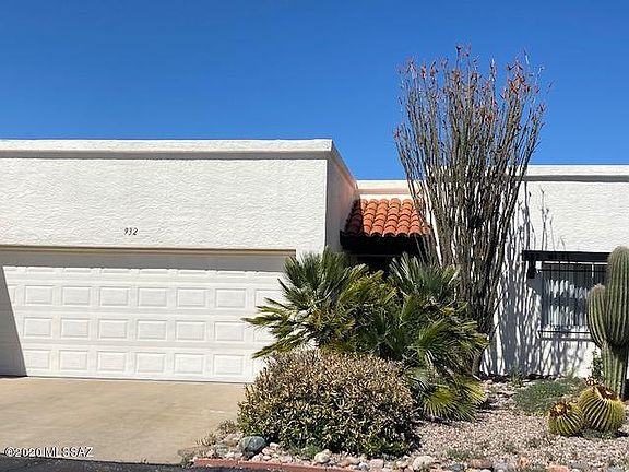 3rd image of 932 W Camino Guarina