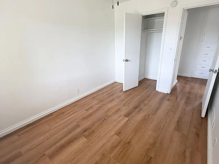 291-293 E Welby Ave #295 — Photo 4