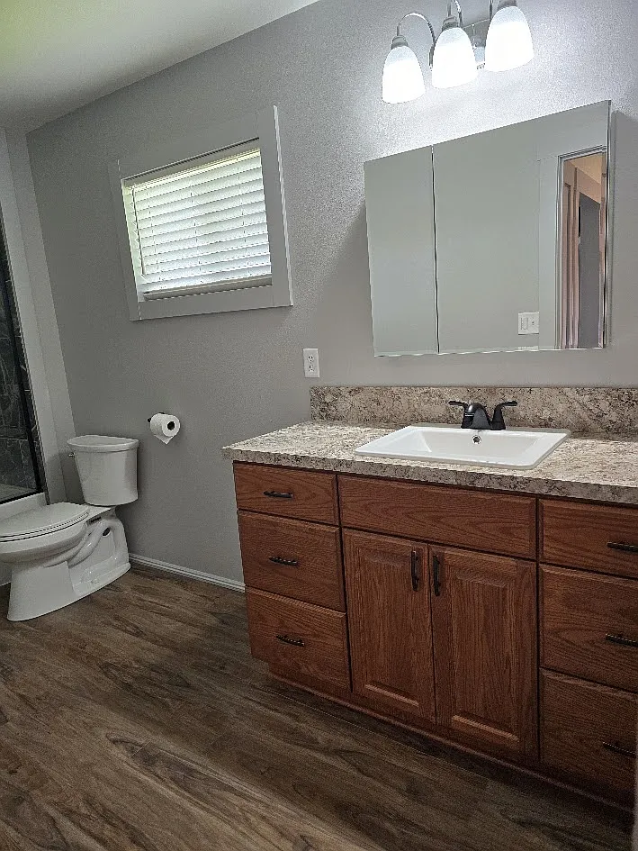 3 bed, 1.5 bath, 1016 sqft, $2,000 — Photo 4