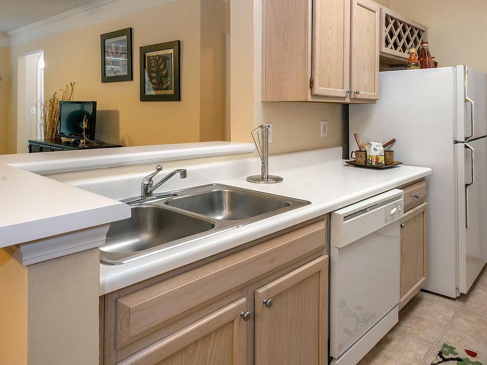 2nd image of 303 Brittingham Ct #303