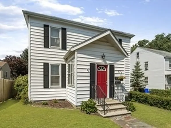 102 Sachem St, Quincy, MA 02170