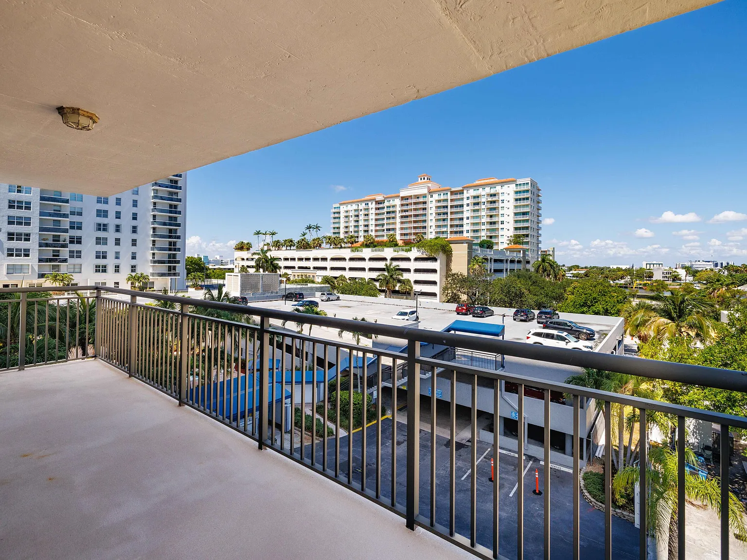 2 bed, 2.0 bath, 1031 sqft, $2,700 — Photo 4