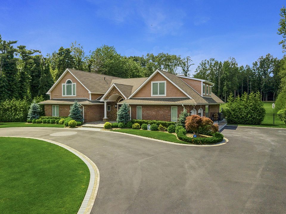 1st image of 14 Linden Ln