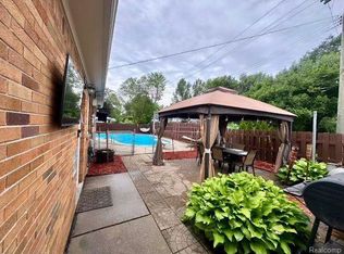 22825 Outer Dr, Dearborn, MI 48124