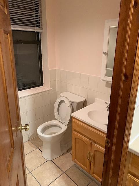 1st image of 1436 Snyder Ave Floor 3