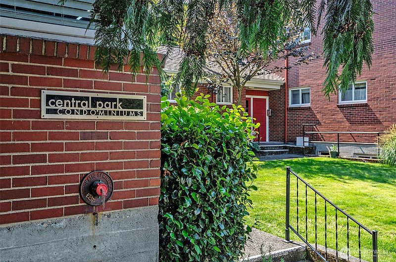 2nd image of 4405 SW Alaska Street #304