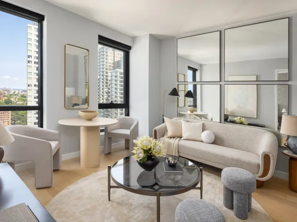 567 Fulton Street image 3 of 29