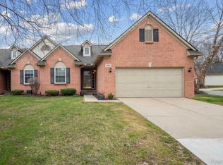 3480 Dewdrop Ln, Howell, MI 48843