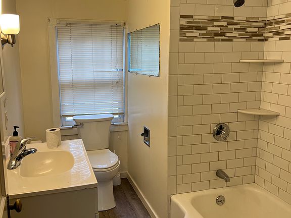 2nd image of 130 East Ave #2